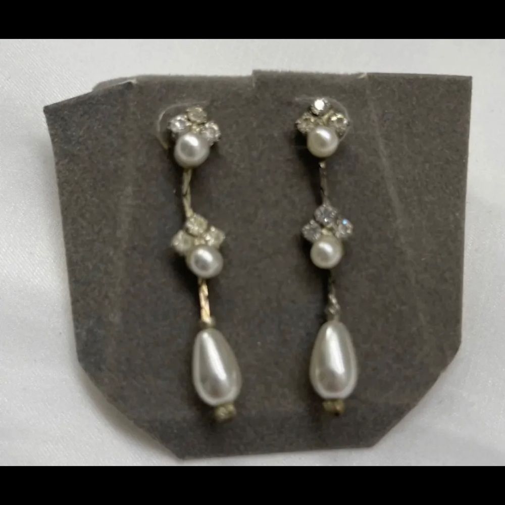 Like New Pearl & Rhinestone Dangle Earrings